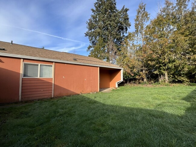 Building Photo - Spacious 3-Bedroom Home in Prime highly sought-after West Linn community