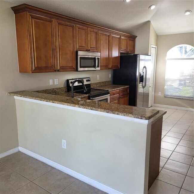 Building Photo - 25903 Bloomsbury Ct