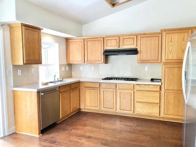 Building Photo - Wonderful Single Story Home, Quiet Neighbo...