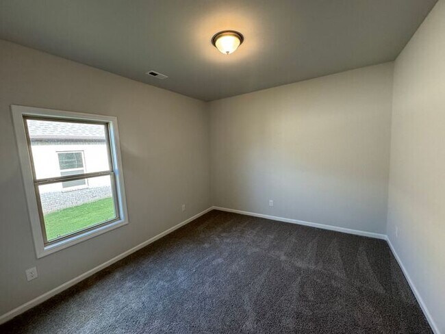 Building Photo - New construction home with move in special!
