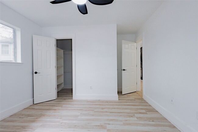 Building Photo - 2902 Misty Park Dr