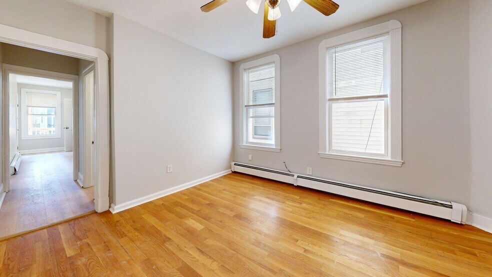 Building Photo - 205 Chelsea St
