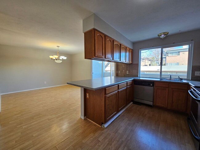 Building Photo - Virginia Vale Large 3 Story 3 Bedroom 2 1/...