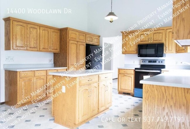 Building Photo - 14400 Woodlawn Dr