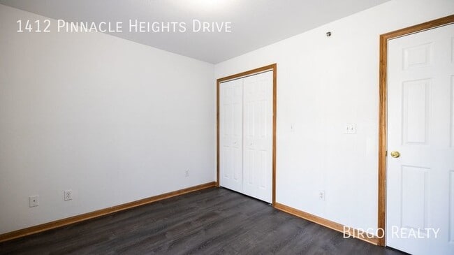 Building Photo - Move in Special! First Month's Rent is Fre...