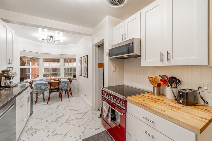 Building Photo - 622 Manor Dr