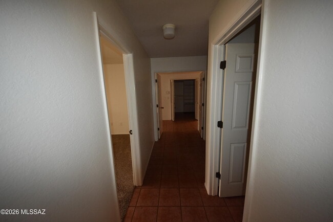 Building Photo - 5120 E Woodgate Ln