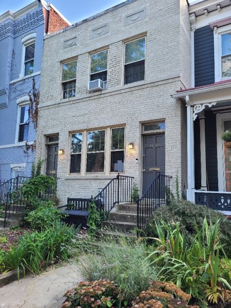 Primary Photo - 1131 G St NE
