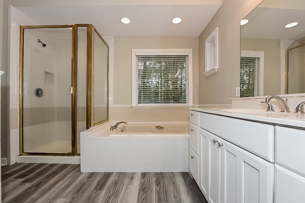 Building Photo - 130 Maple Pl