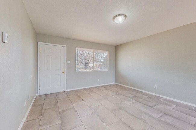 Building Photo - NE Mid-Century Modern 3 Badroom 1.5 Bath with garage