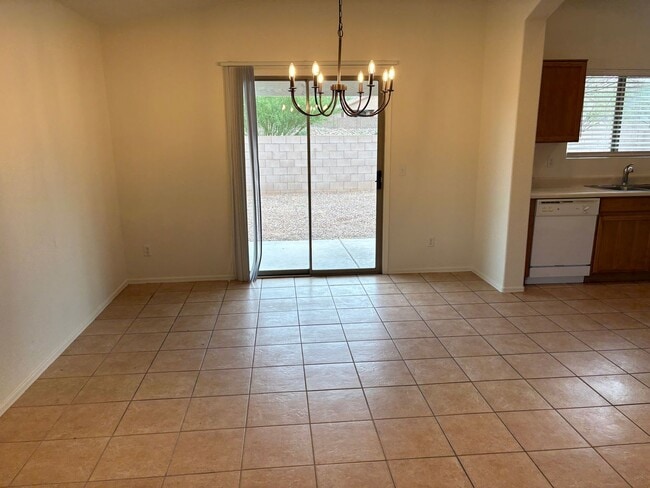 Building Photo - Four bedroom in Vail School District