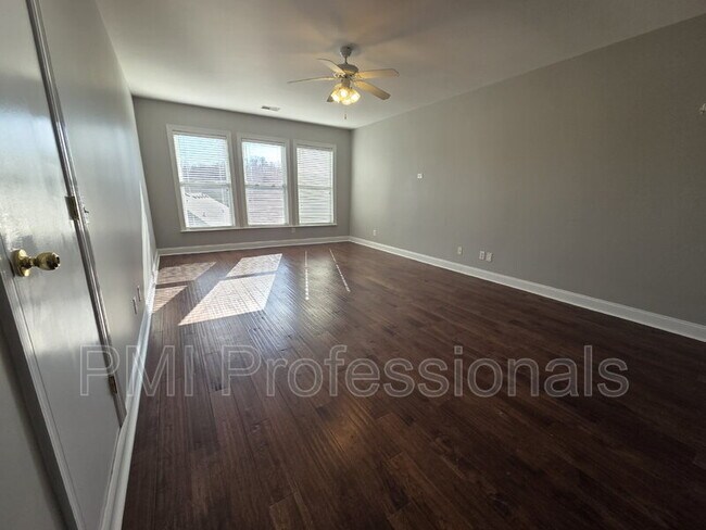 Building Photo - 315 Shadow Creek Dr