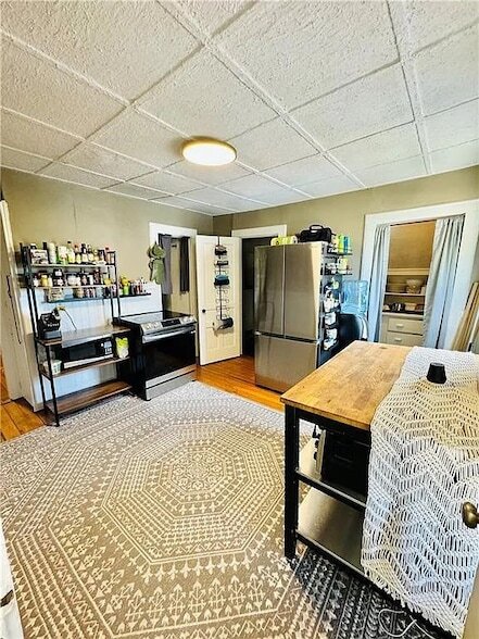 Building Photo - 1071 Main St