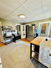 Building Photo - 1071 Main St