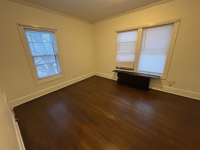 Building Photo - 1067-1069 Saint Clair Avenue