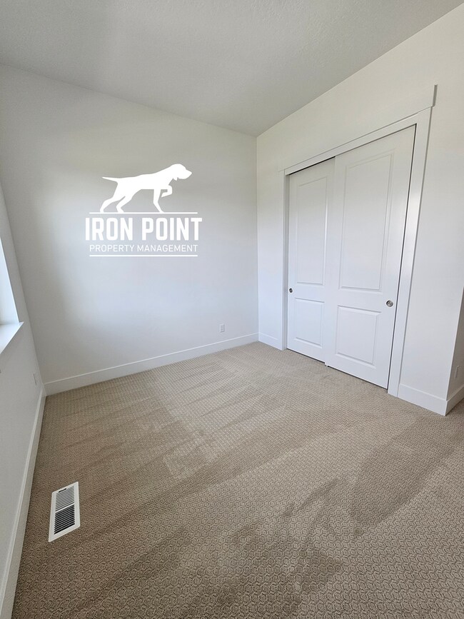 Building Photo - Brand New 4bed/3 bath home w/office, 2 car extended bay garage & all appliances included.