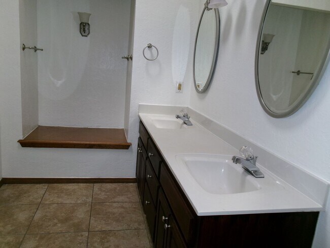 Building Photo - Pets Negotiable with Owner Approval!