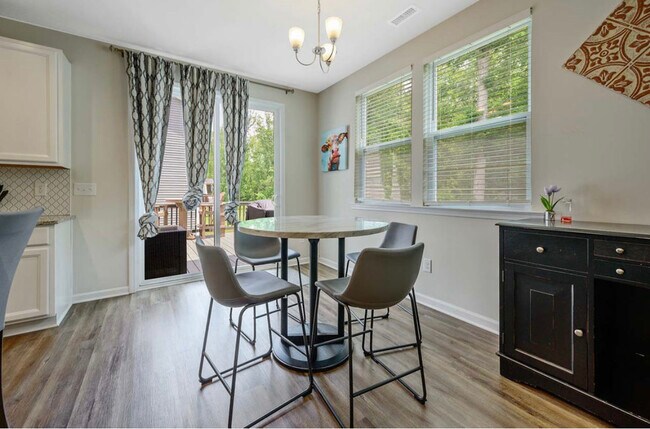 Building Photo - 155 Rossell Park Cir