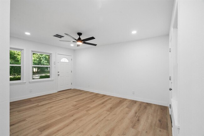 Building Photo - 5023 Cosby St