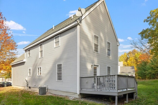 Building Photo - 131 Forest Hill Way