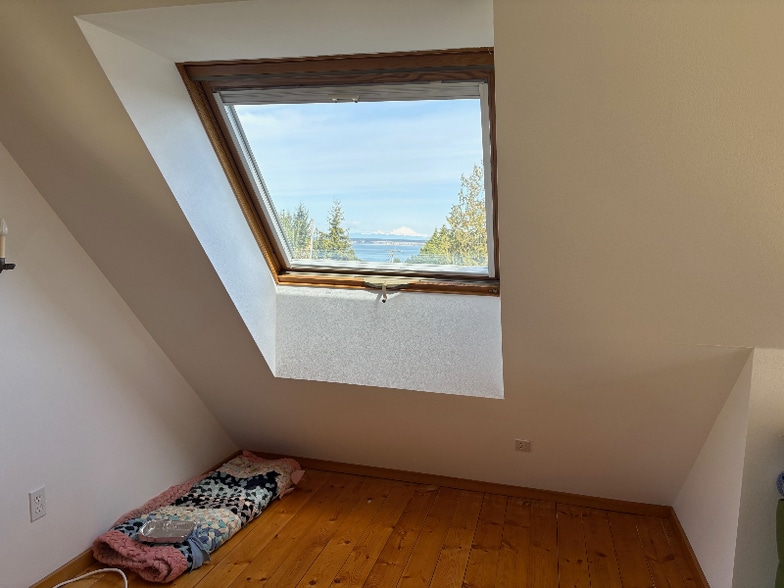 Building Photo - 1100 Madison St