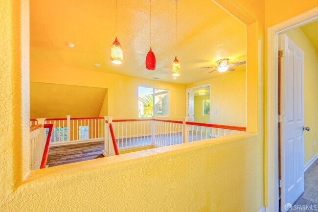 Building Photo - 5476 Summerfield Dr