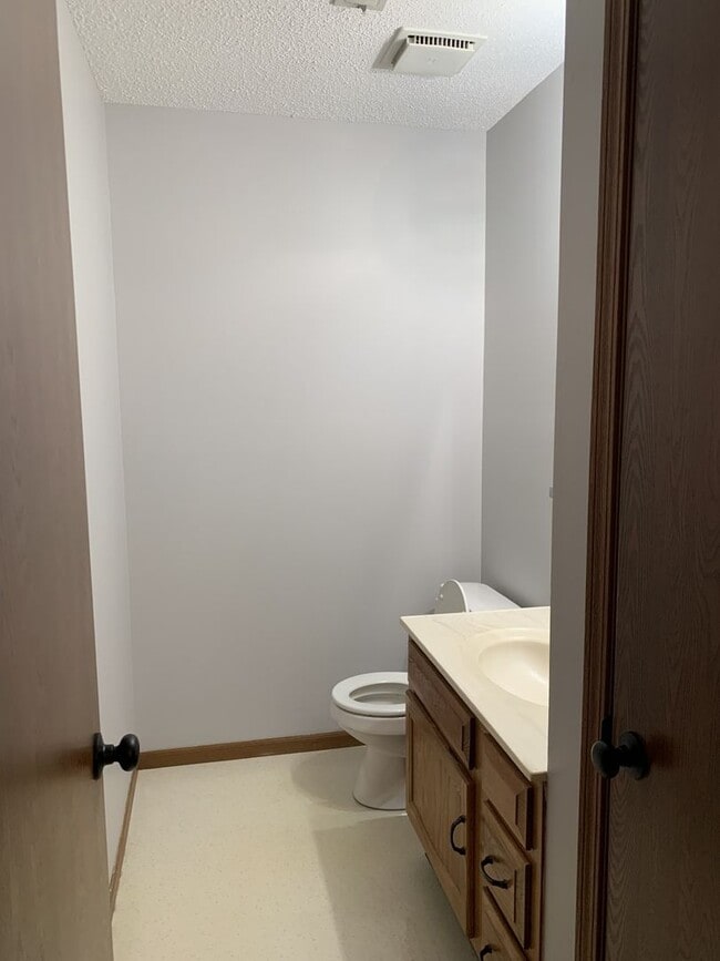 Building Photo - 32 Rabbit Trail Dr