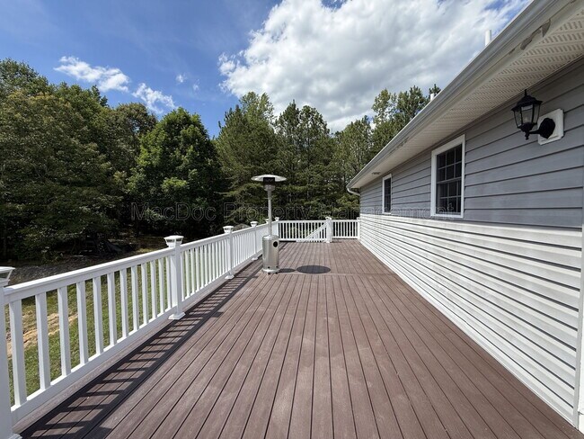 Building Photo - 17493 American Way