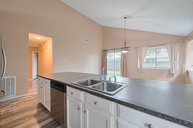 Building Photo - 2907 Waypark Dr