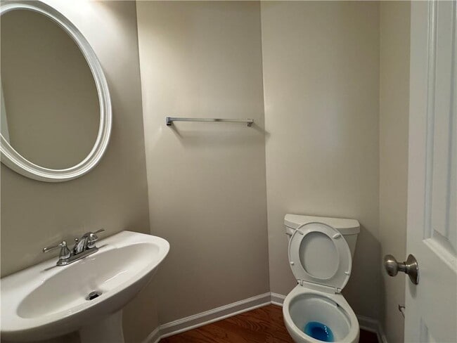 Building Photo - 1379 Thornborough Dr