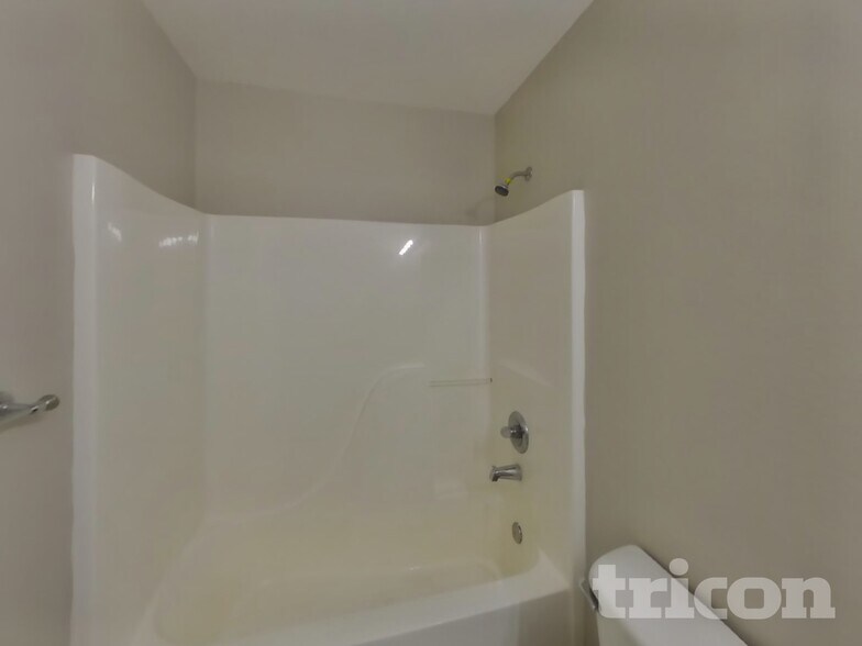 Building Photo - 16216 39th St Ct E