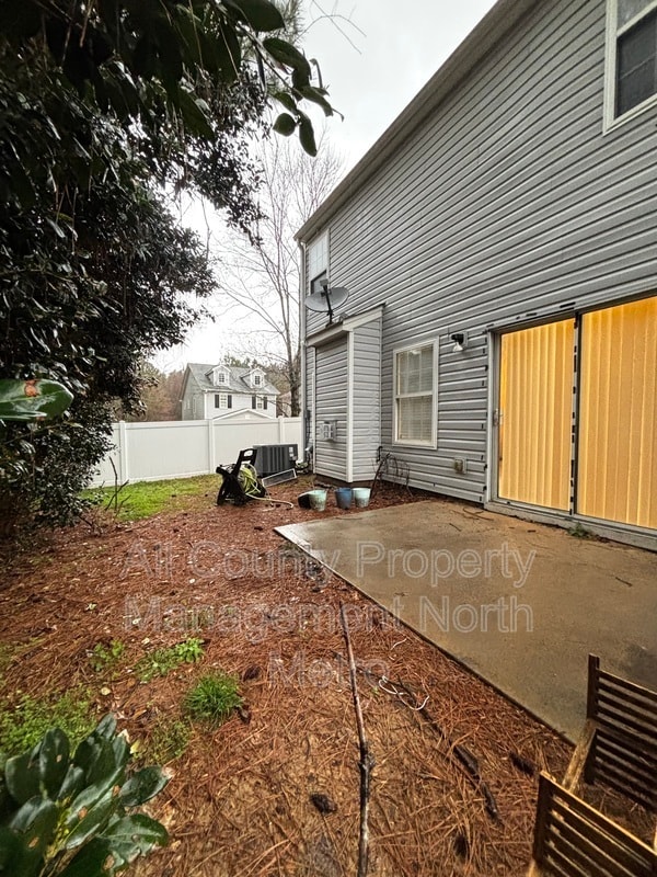 Building Photo - 289 Silver Ridge Dr