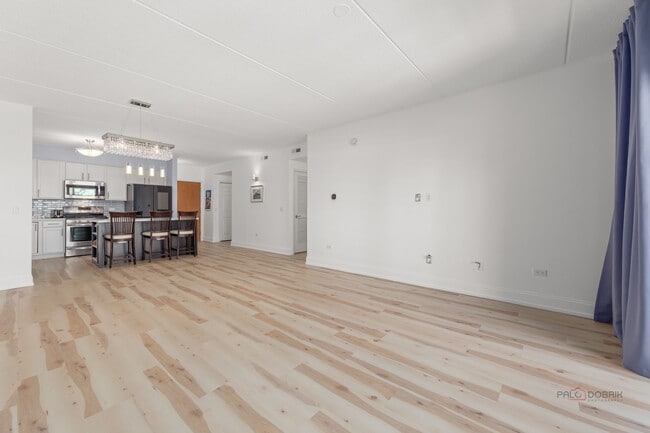 Building Photo - 8727 W Bryn Mawr Ave