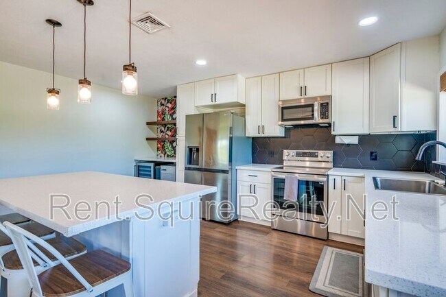 Building Photo - 52 Alahele Pl