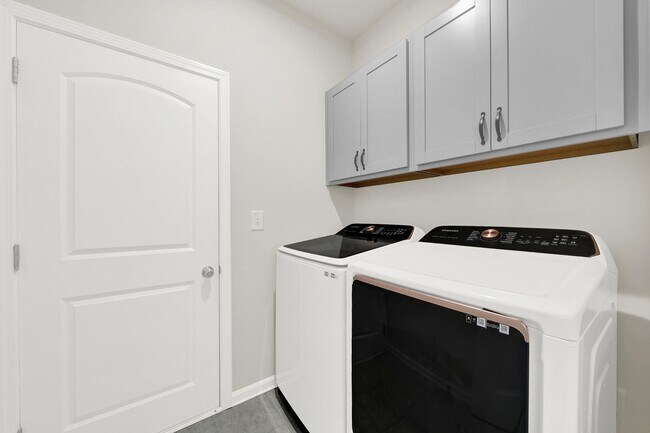 Building Photo - Lovely 3 Bed 3.5 Bath Townhome in Indian L...