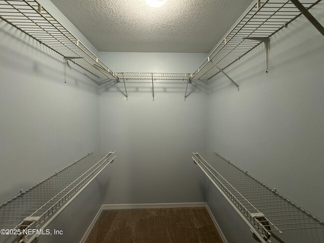 Building Photo - 7701 Leesburg Dr S