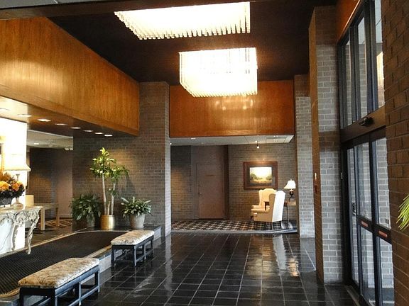 24/7 Front desk - 1800 Old Meadow Rd
