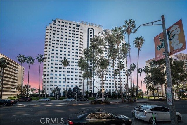 Building Photo - 525 E Seaside Way