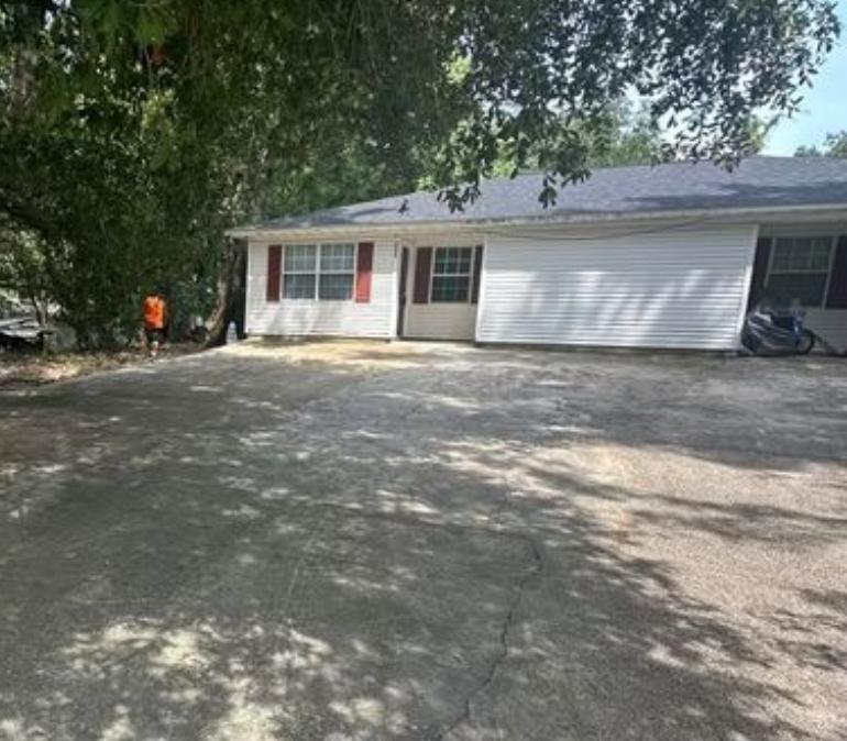 Building Photo - 2006 Ducayet St