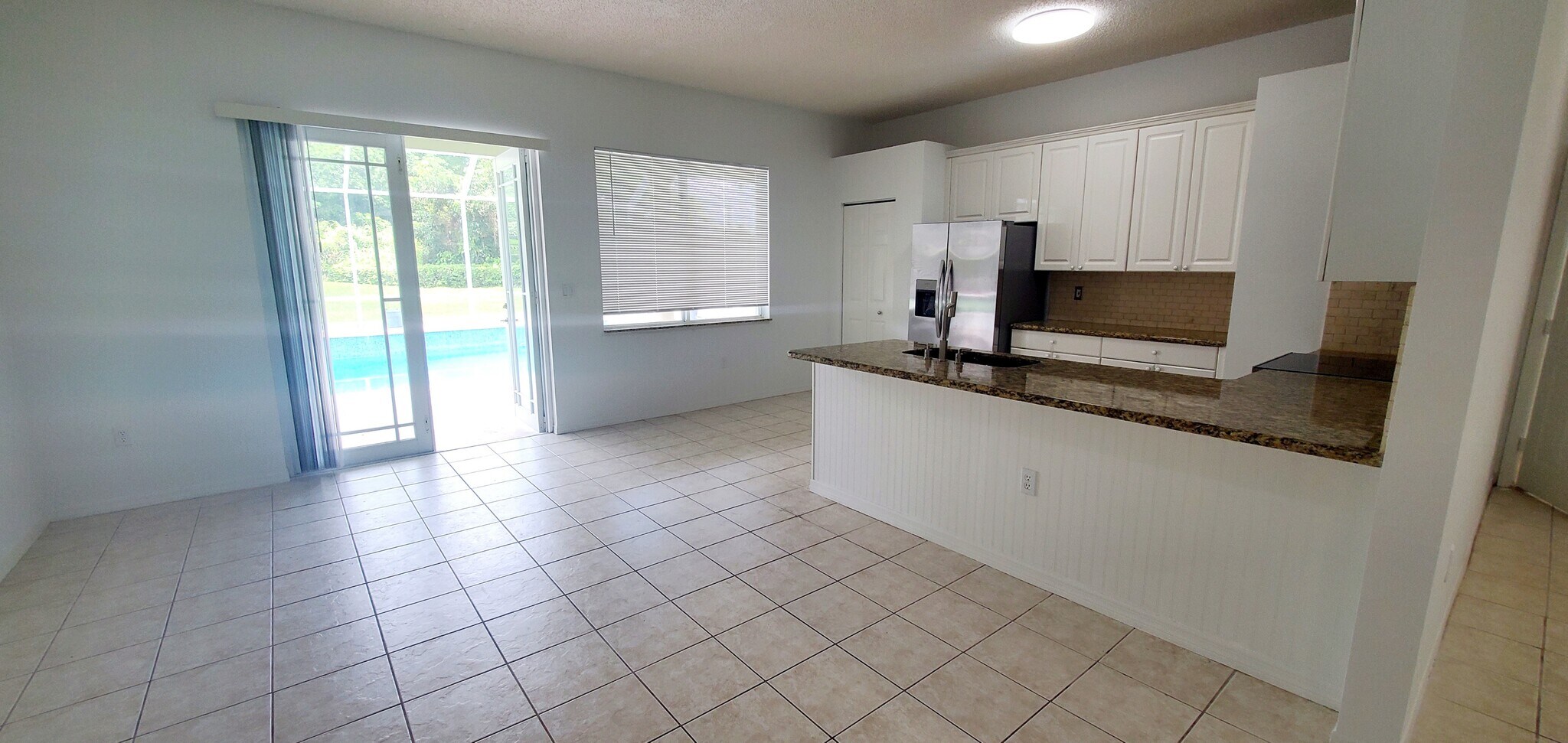 Building Photo - 420 SE 23rd Ln