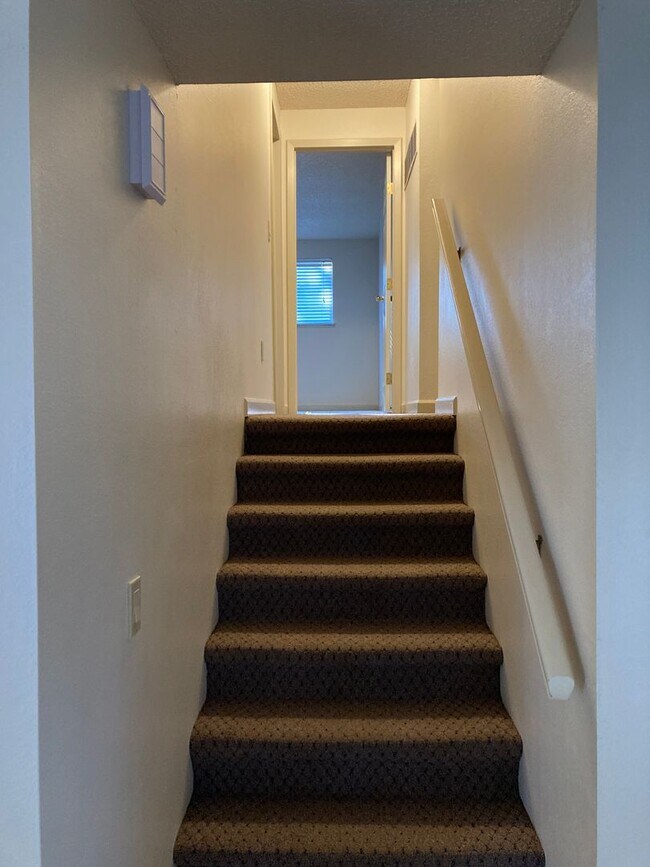 Building Photo - MOVE-IN SPECIAL: Spacious 4 Bedroom Home in N. Richland