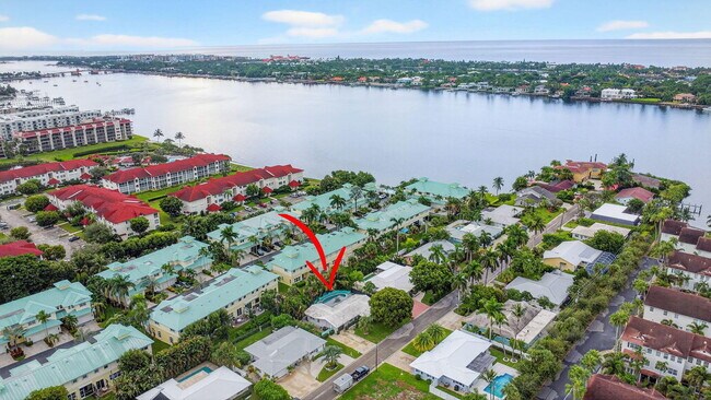 Building Photo - 113 Park Ln E