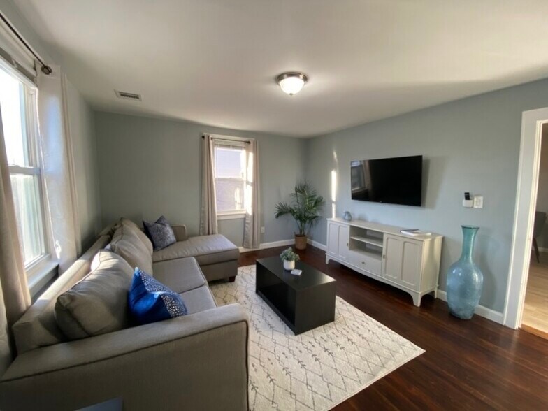 Building Photo - 925 Mack Pl