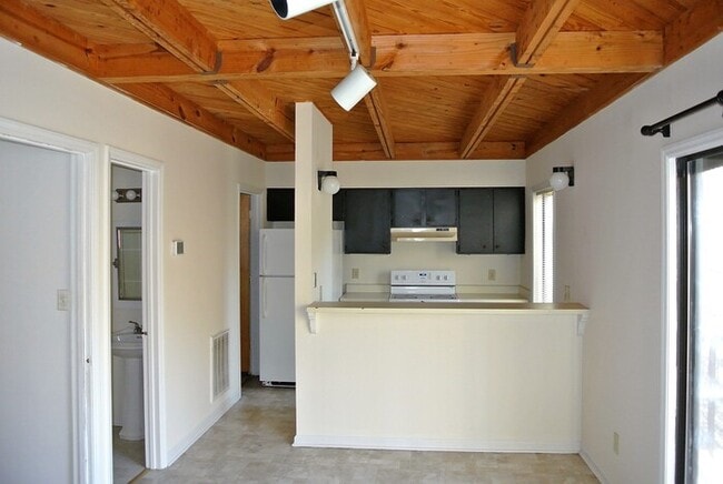 Building Photo - 216-B Greene St