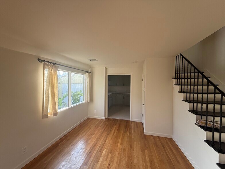 Living Room - 2630 S West View St
