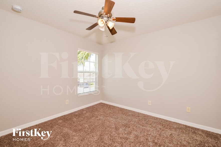 Building Photo - 10205 38th Ct E