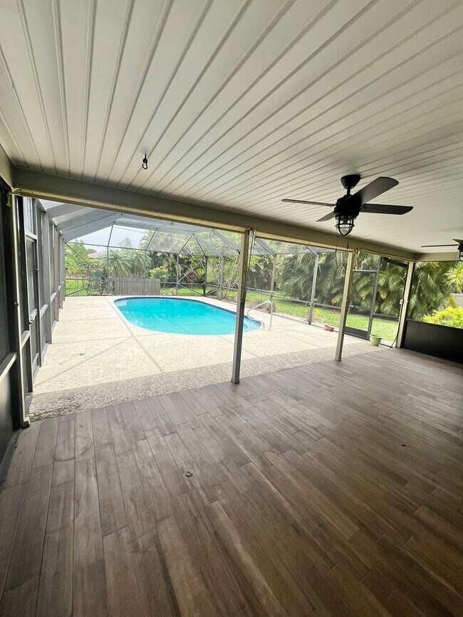 Building Photo - BEAUTIFUL 3 BEDROOM POOL HOME IN SANDPIPER...