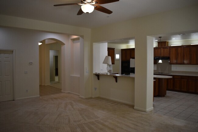 Building Photo - 2261 Pillsbury Rd