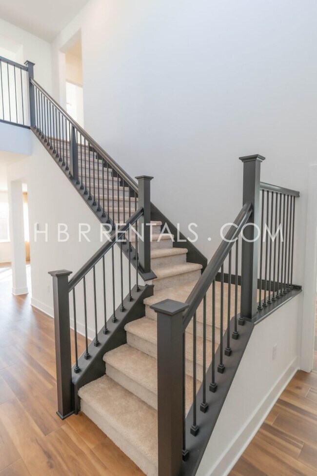 Building Photo - Spacious 4-Bedroom Haven with 4 Full Baths in Lathrop – 3,200 Sq. Ft. of Comfort and Style!
