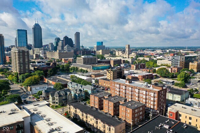 Building Photo - 234 E 9th St